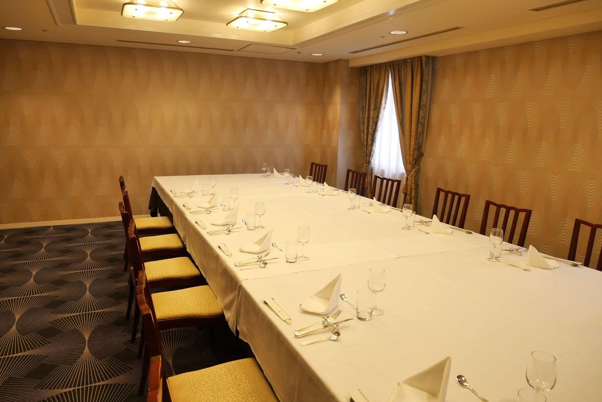Hotel Yokohama Garden Екстериор снимка