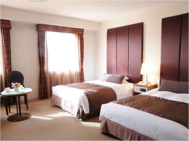 Hotel Yokohama Garden Екстериор снимка